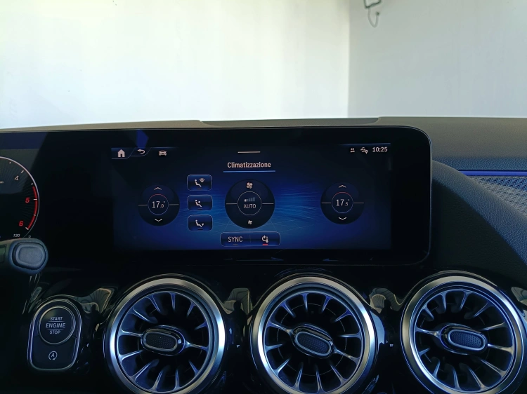 15 - Mercedes-Benz GLA 180 d AMG Line Advanced Plus auto