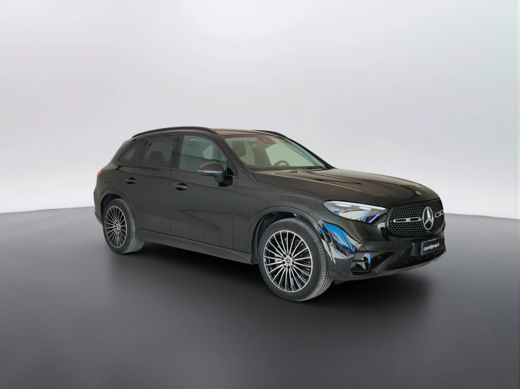 3 - Mercedes-Benz GLC 300 de 4MATIC