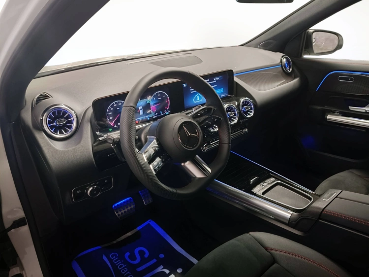 8 - Mercedes-Benz GLA 200 d automatic