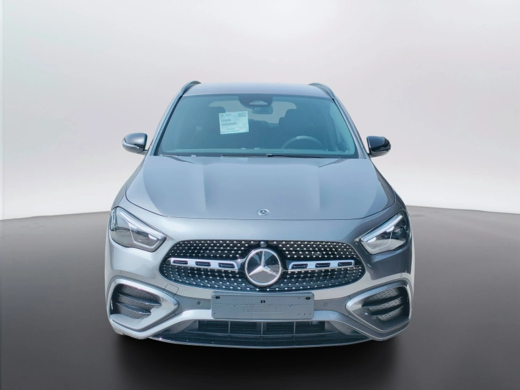 2 - Mercedes-Benz GLA 200 d automatic