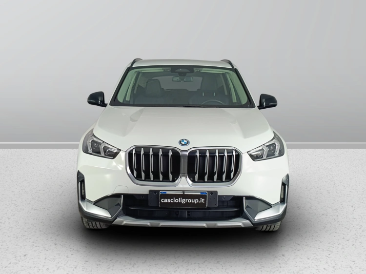 2 - BMW X1 X1 xDrive25e