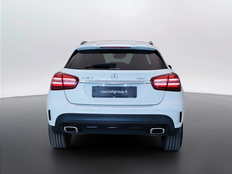 6 - Mercedes-Benz GLA 200 d Night Edition 4matic auto