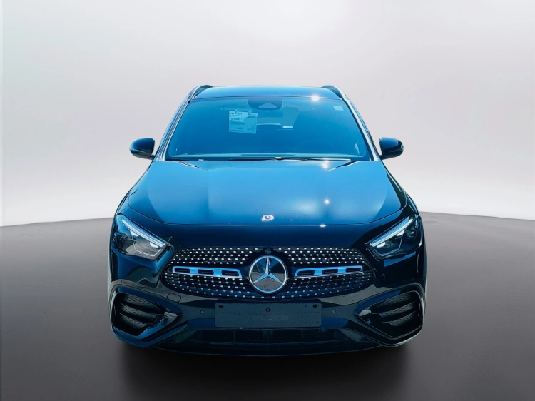 2 - Mercedes-Benz GLA 200 d automatic