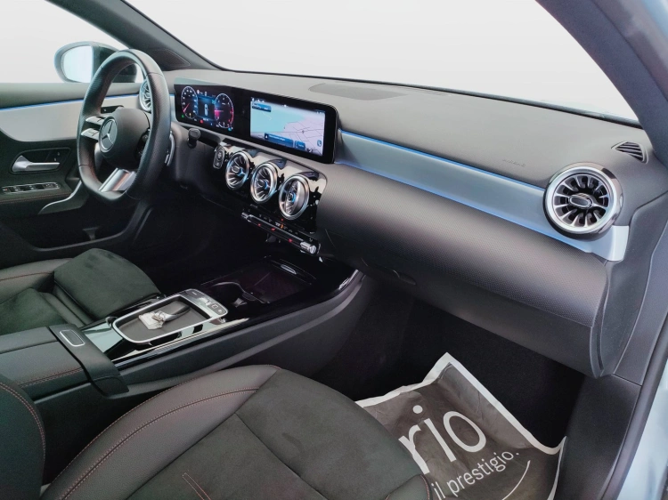 12 - Mercedes-Benz Classe A 180 d AMG Line Advanced Plus auto