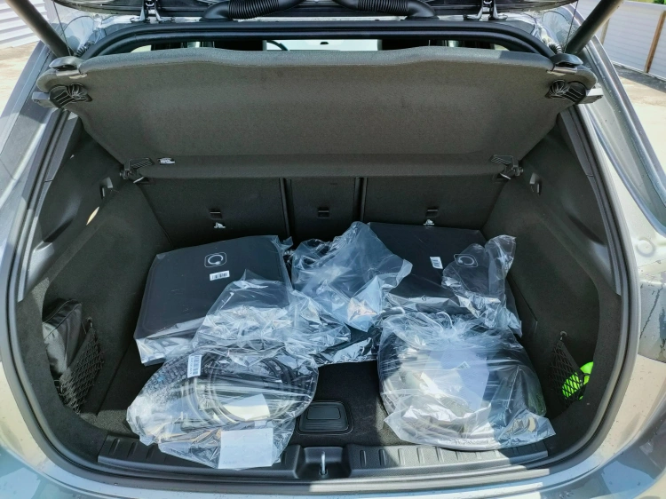 5 - Mercedes-Benz EQA 300 4MATIC