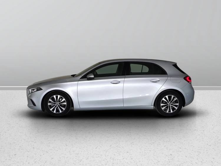 6 - Mercedes-Benz Classe A 180 d Business Extra auto