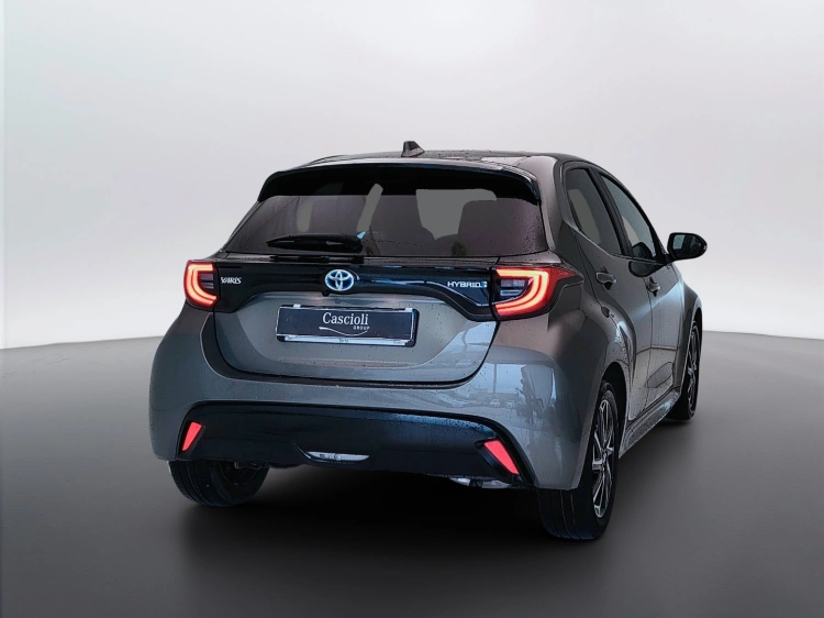 5 - Toyota Yaris Yaris 1.5h Lounge