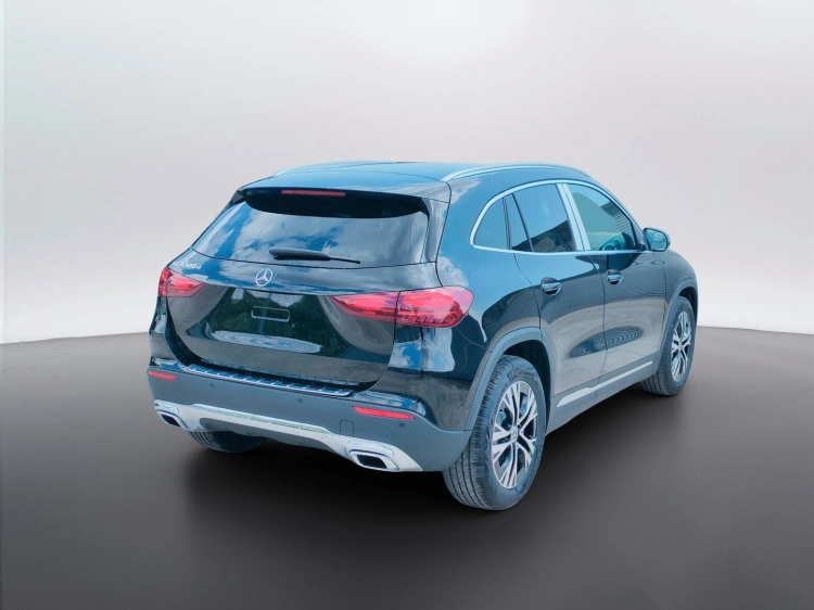 6 - Mercedes-Benz GLA 180  d Automatic