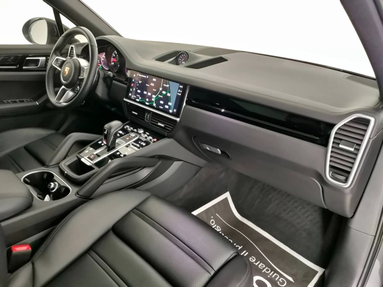 9 - Porsche Cayenne Cayenne 3.0 tiptronic