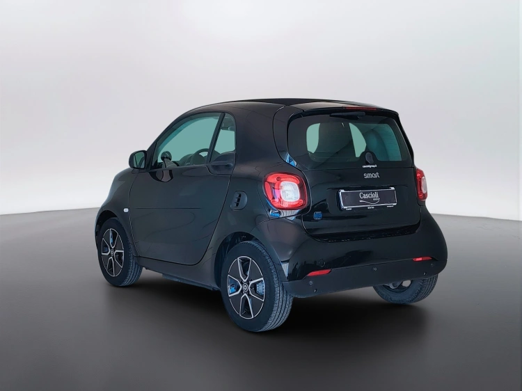 7 - smart fortwo Fortwo eq Passion 22kW