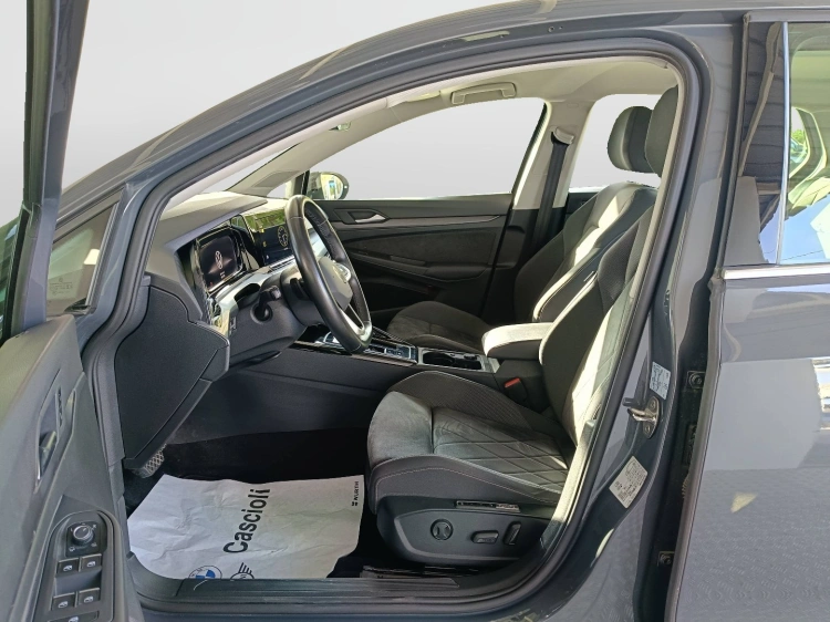 8 - Volkswagen Golf Golf 2.0 tdi Style 150cv dsg