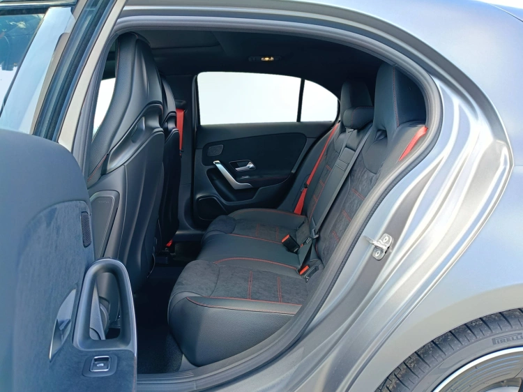 8 - Mercedes AMG Classe A Mercedes-AMG A 35 4MATIC