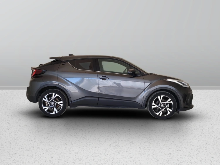 7 - Toyota C-HR C-HR 1.8h Trend e-cvt