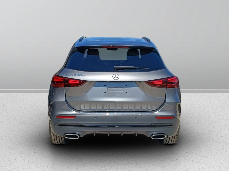 4 - Mercedes-Benz GLA 200 d automatic