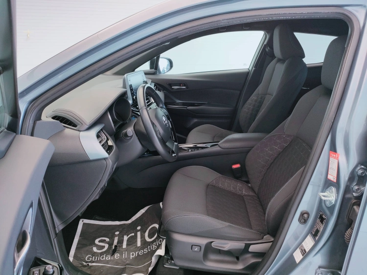 17 - Toyota C-HR C-HR 1.8h Trend e-cvt