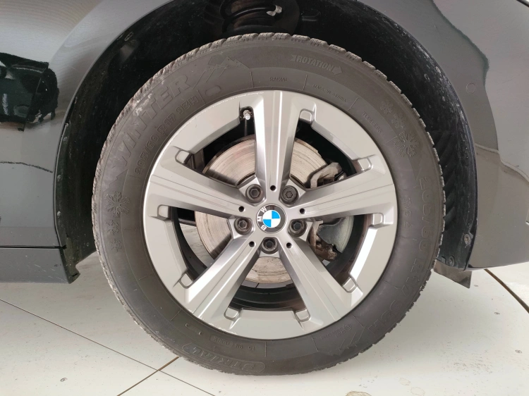 8 - BMW Serie 2 218d Active Tourer auto