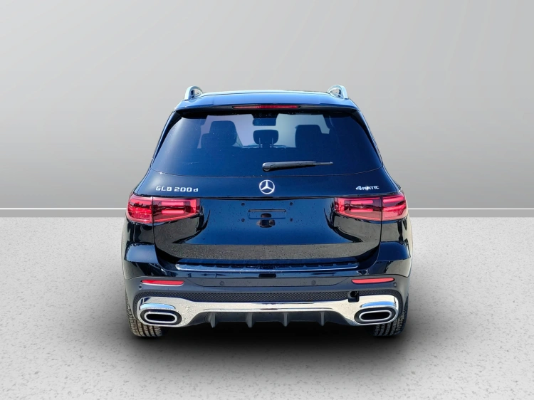 4 - Mercedes-Benz GLB 200 d Automatic 4MATIC