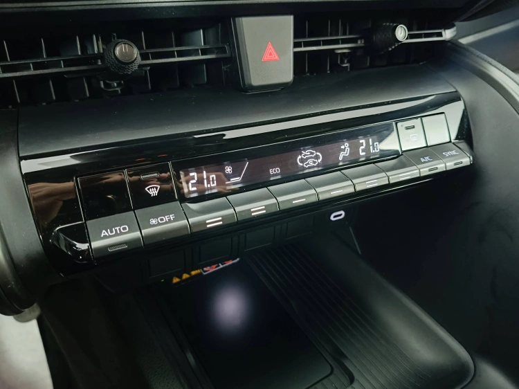 15 - Toyota C-HR C-HR 1.8 hv Trend fwd e-cvt