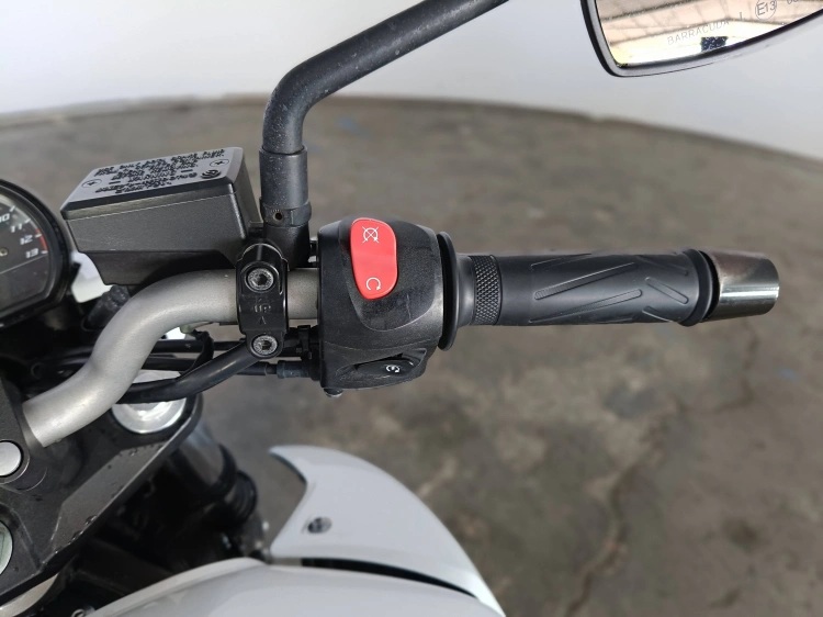 8 - Yamaha XJ XJ6 600