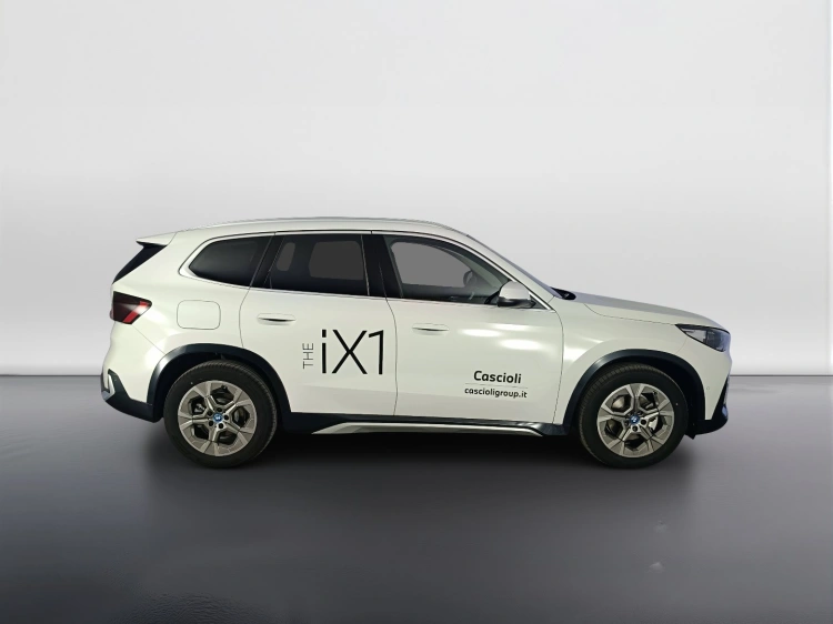 6 - BMW iX1 BMW iX1 eDrive20-Special Edition