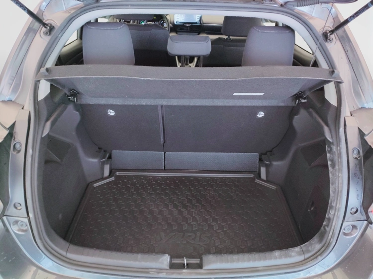 7 - Toyota Yaris Yaris 1.5h Trend