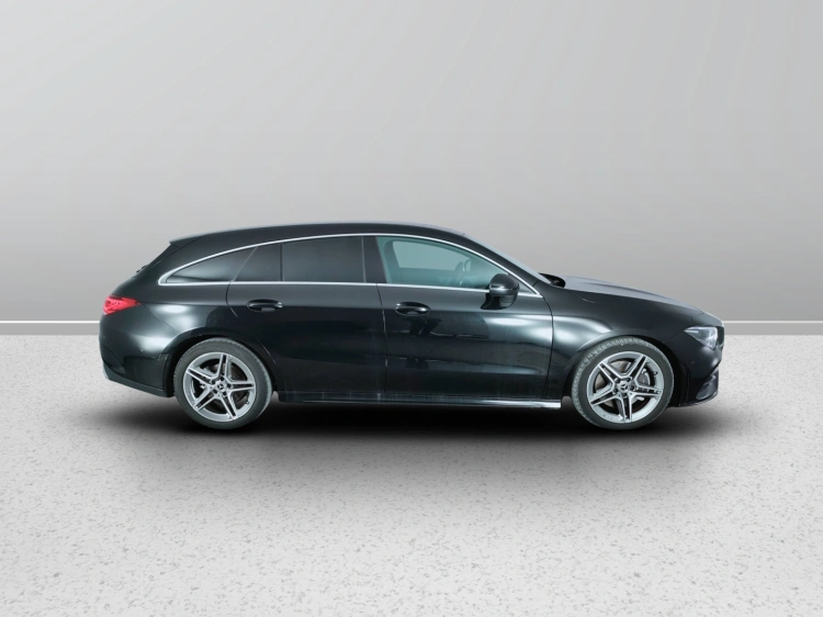 7 - Mercedes-Benz CLA Shooting Brake 200d Premium auto