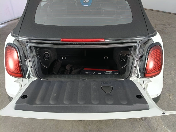 16 - MINI Cooper Mini Cooper Cabrio 2.0 S JCW auto