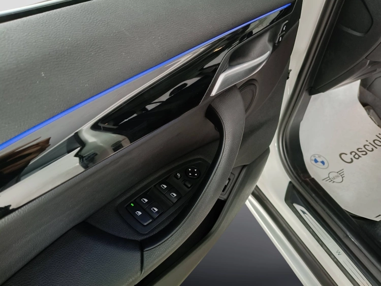 20 - BMW X1 X1 sdrive18d xLine Plus auto