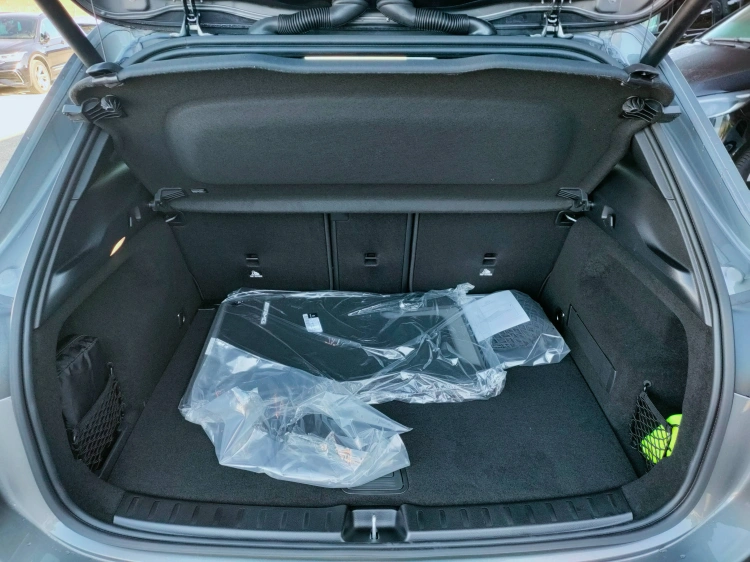 5 - Mercedes-Benz GLA 200 d automatic