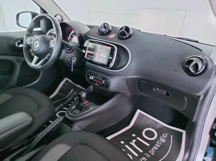12 - smart fortwo Fortwo eq Passion 4,6kW