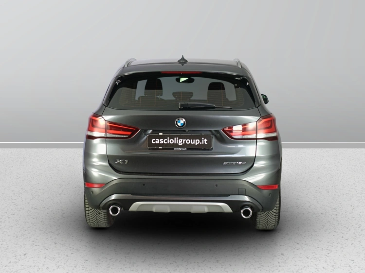 4 - BMW X1 X1 sdrive18d xLine auto