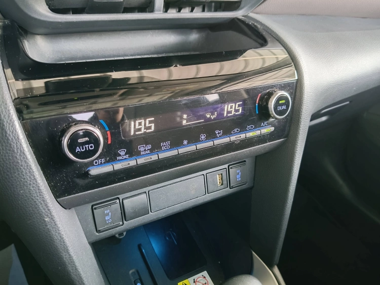 14 - Toyota Yaris Cross Yaris Cross 1.5h Lounge fwd 116cv e-cvt