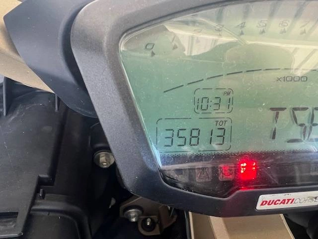 3 - Ducati 848 848