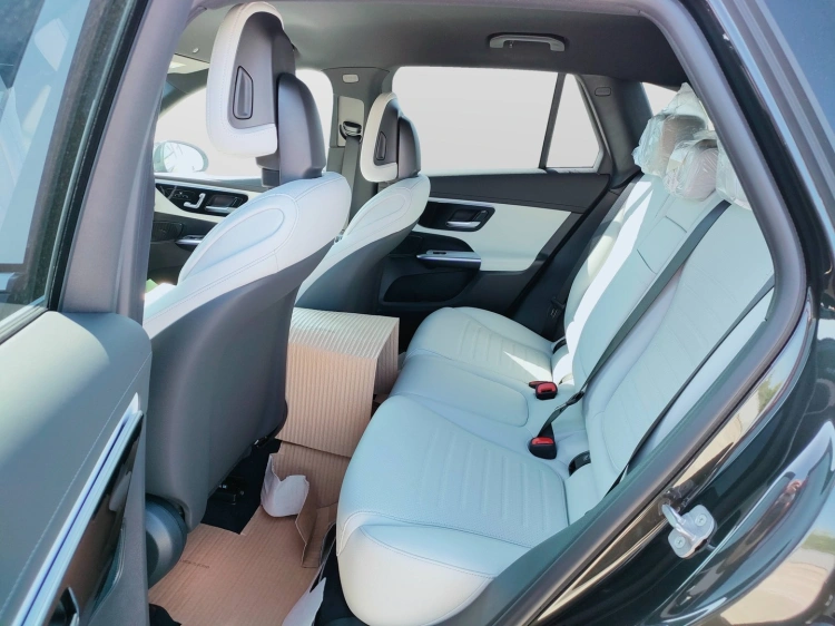 11 - Mercedes-Benz GLC 220 d 4MATIC