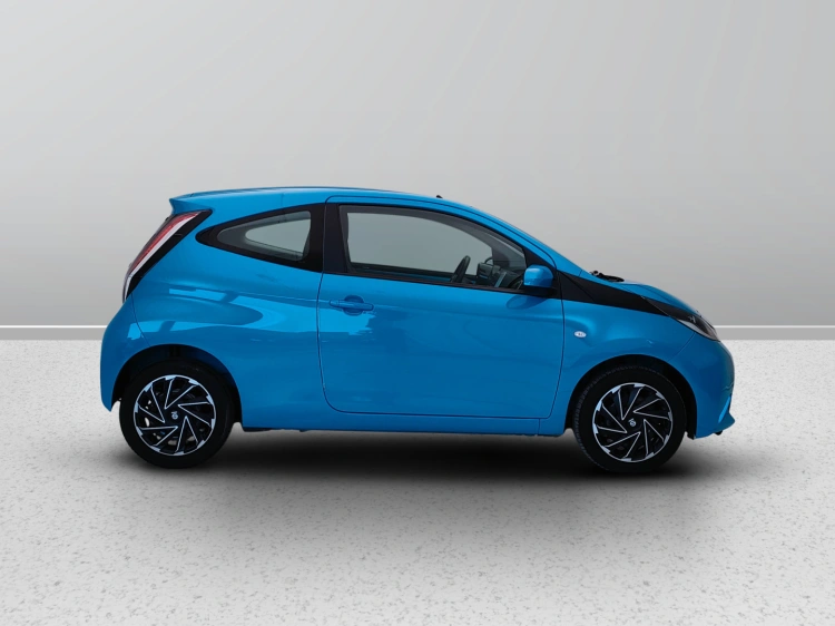 7 - Toyota Aygo Aygo 3p 1.0 x-cool my15