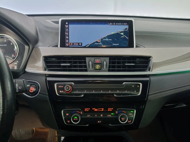 14 - BMW X1 X1 sdrive18d xLine auto