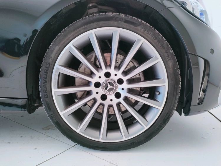 8 - Mercedes-Benz Classe C Coupe 220 d Premium 4matic auto