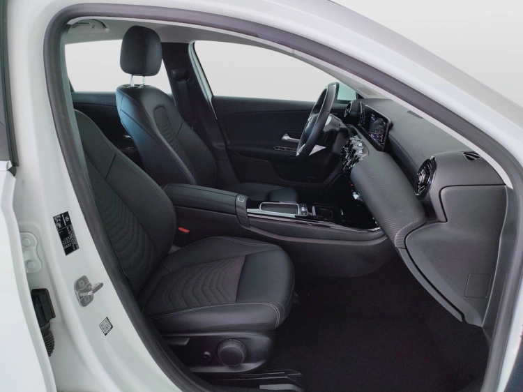 13 - Mercedes-Benz Classe A 180 d Advanced auto