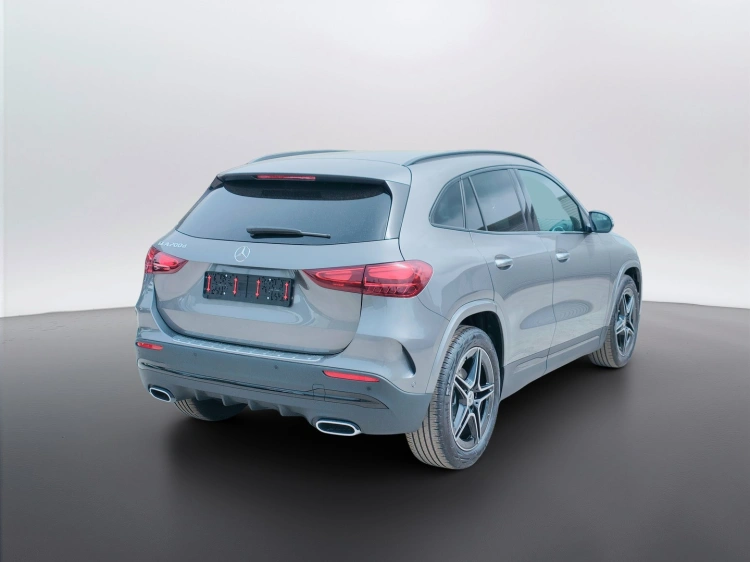 6 - Mercedes-Benz GLA 200 d automatic