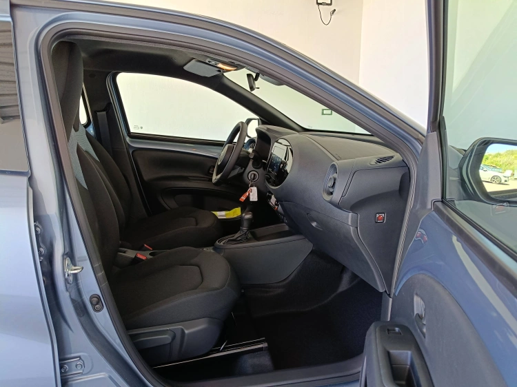 11 - Toyota Aygo X AYGO X HEV  MC26