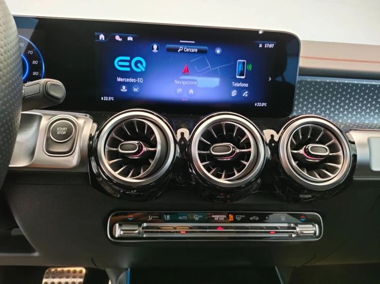 12 - Mercedes-Benz EQB 250+ AMG Line Advanced