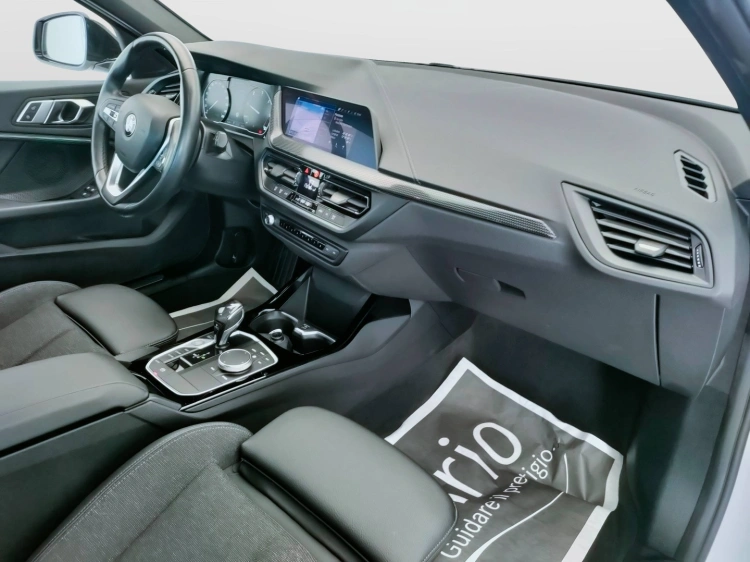 12 - BMW Serie 1 116d Sport auto
