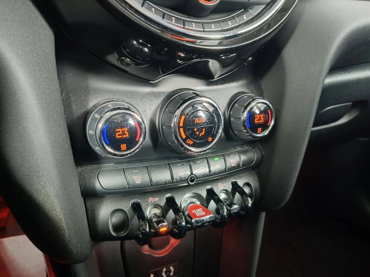 15 - MINI Cooper Mini 1.5 One D 5p