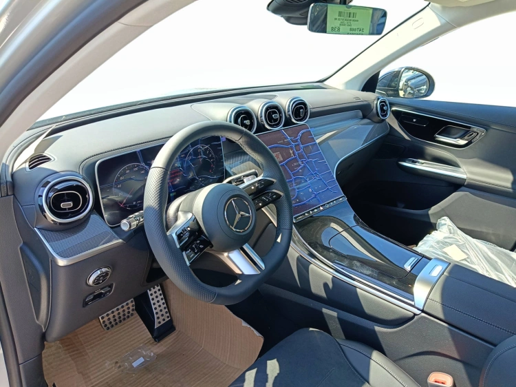 7 - Mercedes-Benz GLC 300 de 4MATIC