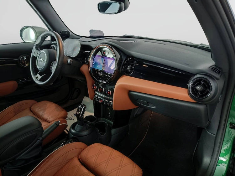 10 - MINI Cooper Mini Cabrio 1.5 Cooper Yours auto