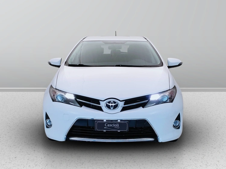 2 - Toyota Auris Auris 5p 1.4 d-4d Active