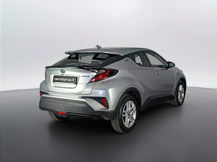 4 - Toyota C-HR C-HR 1.8h Business e-cvt