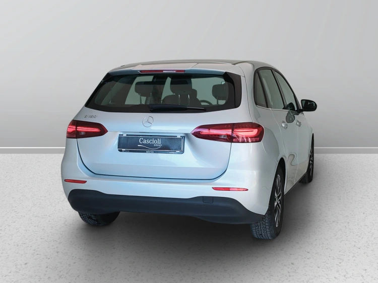 6 - Mercedes-Benz Classe B 180 Executive auto