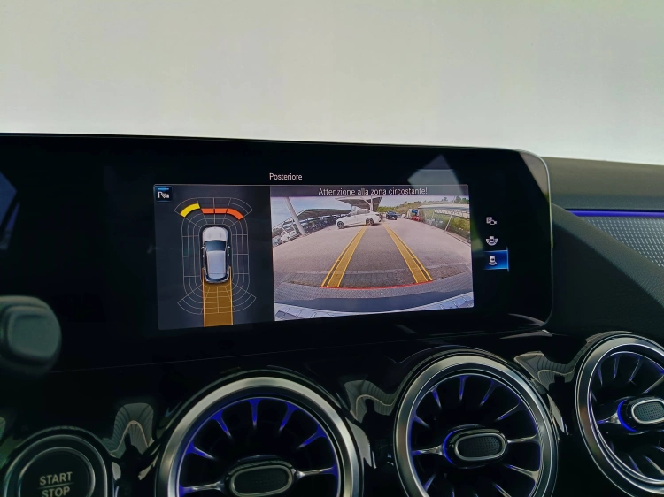 13 - Mercedes-Benz EQA 300 Sport 4matic