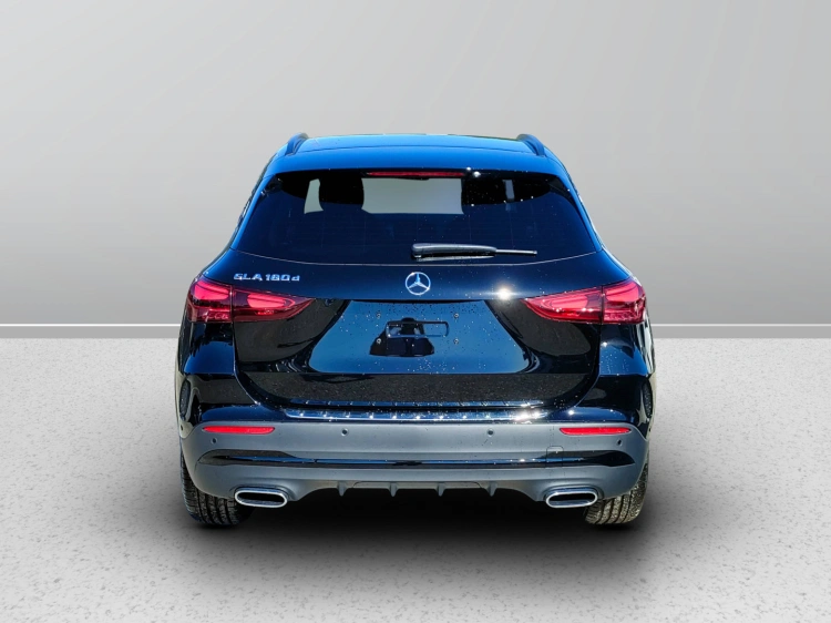 4 - Mercedes-Benz GLA 200 d automatic